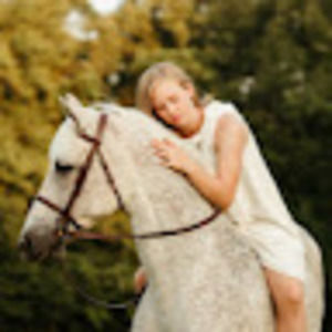 Meet your Posher, Avery